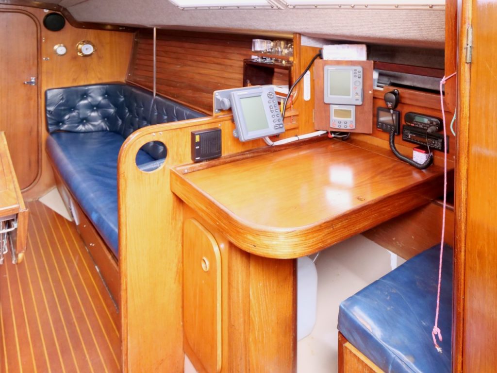 Beneteau First 32 Chart Table